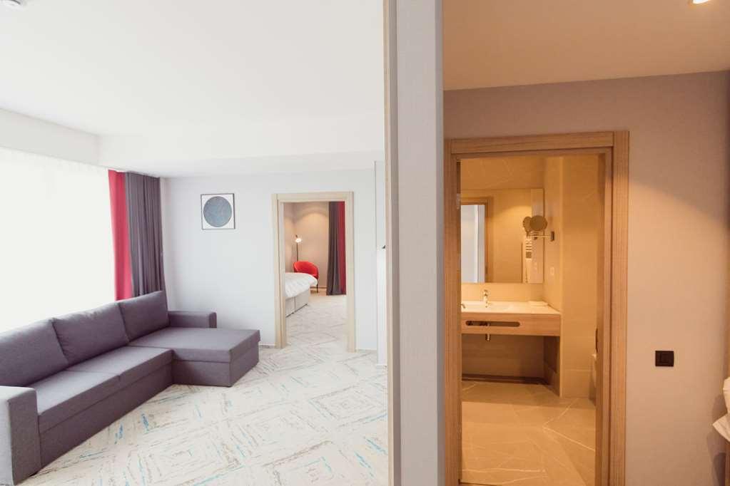 Hotel Ramada By Wyndham Târgu Jiu Chambre photo